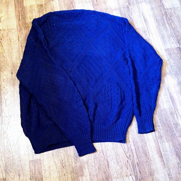 Bass Sweater - Picture 2 of 3